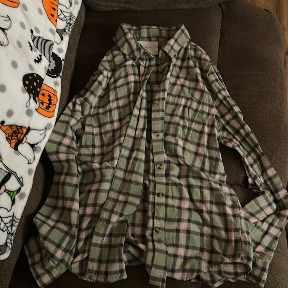 Light green/pink with white stripe flannel size L